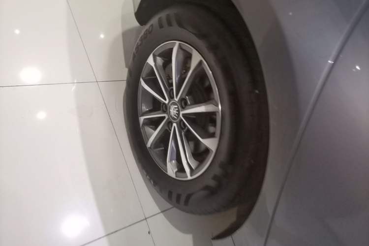 Used BYD Qin PLUS 2023 Champion Edition DM-i 55KM Leading Model Right Rear Wheel Hub