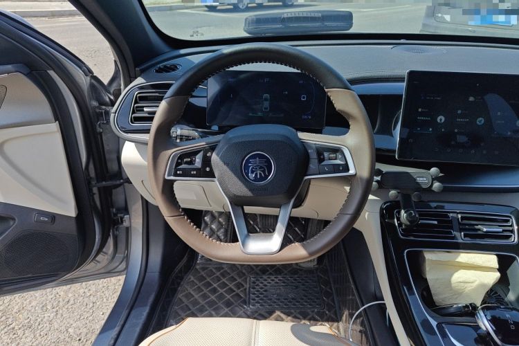 Used BYD Qin PLUS 2023 Champion Edition DM-i 55KM Superior Model Steering Wheel