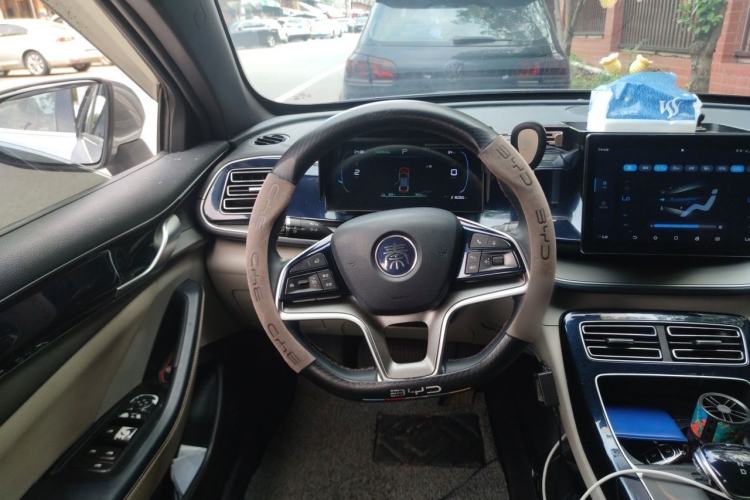 Used BYD Qin PLUS 2023 Champion Edition EV 420KM Leading Model Steering Wheel
