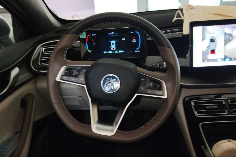 Used BYD Qin PLUS 2023 Champion Edition DM-i 55KM Superior Model Steering Wheel