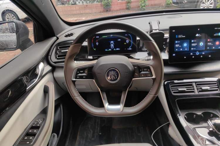 Used BYD Qin PLUS 2023 Champion Edition DM-i 55KM Leading Model Steering Wheel