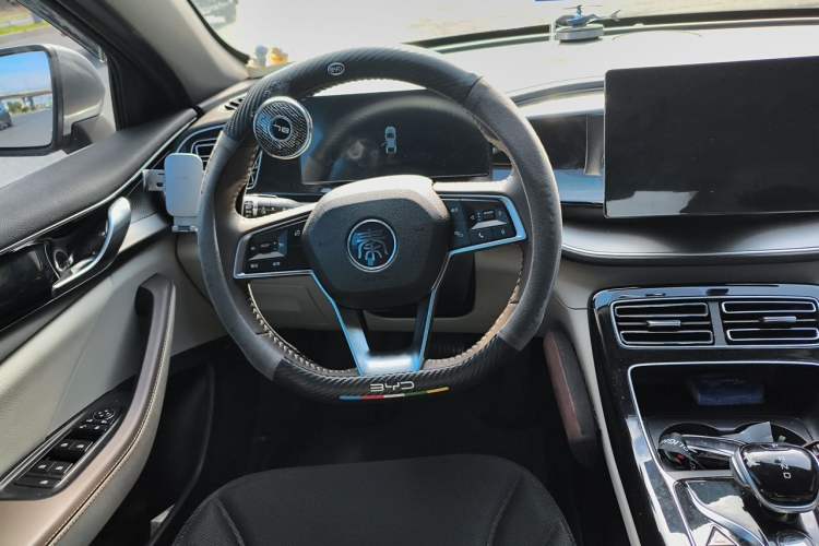 Used BYD Qin PLUS 2023 Champion Edition DM-i 120KM Leading Model Steering Wheel