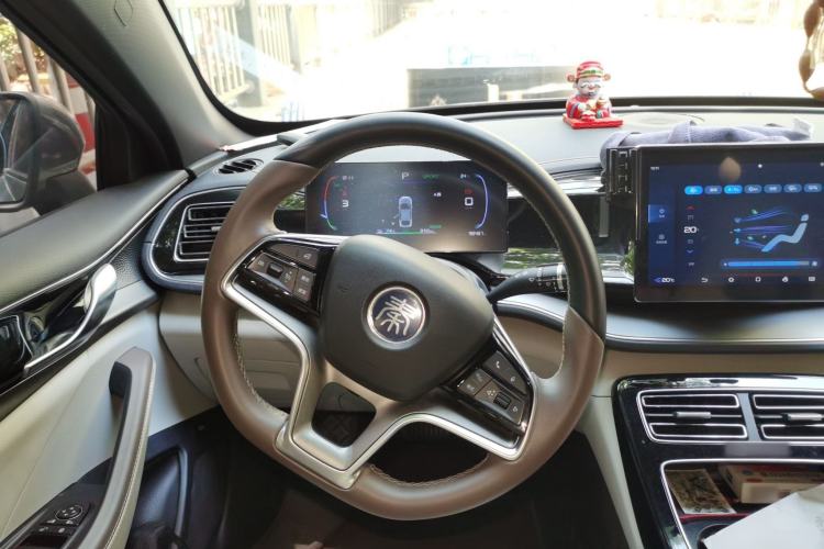 Used BYD Qin PLUS 2023 Champion Edition EV 420KM Leading Model Steering Wheel