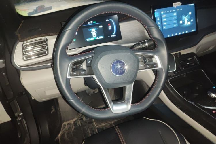 Used BYD Qin PLUS 2023 Champion Edition DM-i 120KM Leading Model Steering Wheel
