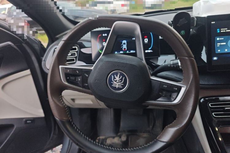 Used BYD Qin PLUS 2023 Champion Edition DM-i 55KM Leading Model Steering Wheel
