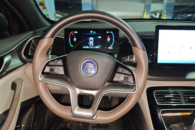 Used BYD Qin PLUS 2023 Champion Edition EV 420KM Leading Model Steering Wheel