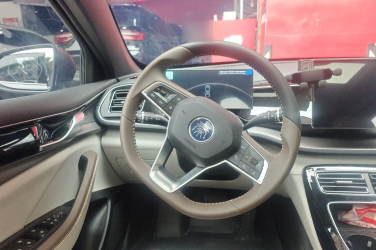 Used BYD Qin PLUS 2023 Champion Edition DM-i 55KM Superior Model Steering Wheel