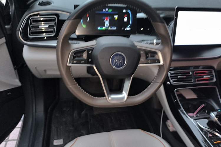 Used BYD Qin PLUS 2023 Champion Edition DM-i 55KM Superior Model Steering Wheel