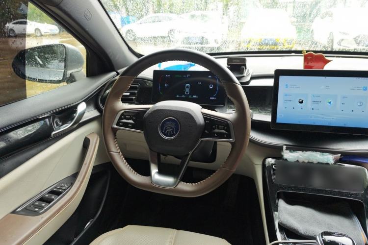 Used BYD Qin PLUS 2023 Champion Edition DM-i 55KM Leading Model Steering Wheel