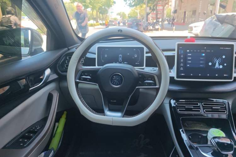 Used BYD Qin PLUS 2023 Champion Edition DM-i 55KM Leading Model Steering Wheel