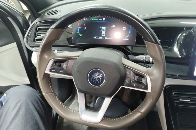 Used BYD Qin PLUS 2023 Champion Edition DM-i 55KM Leading Model Steering Wheel