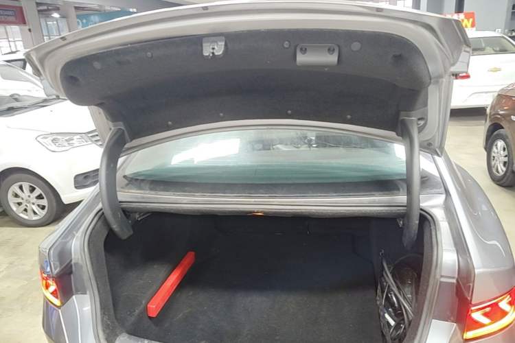 Used BYD Qin PLUS 2023 Champion Edition DM-i 55KM Leading Model Trunk