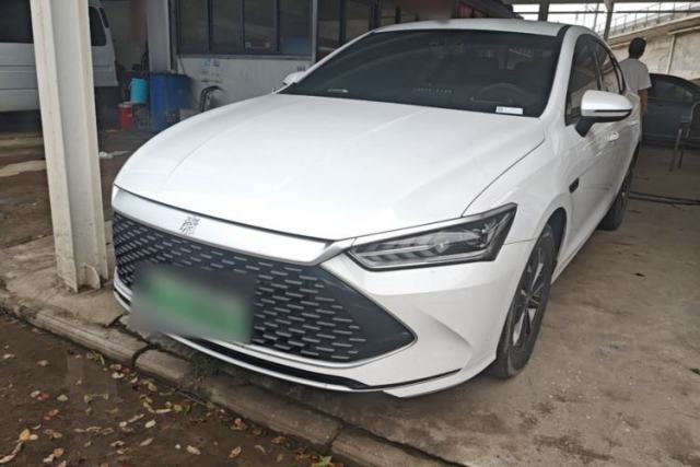 BYD Qin PLUS 2023 Champion Edition DM-i 55KM Leading Model de segunda mano
