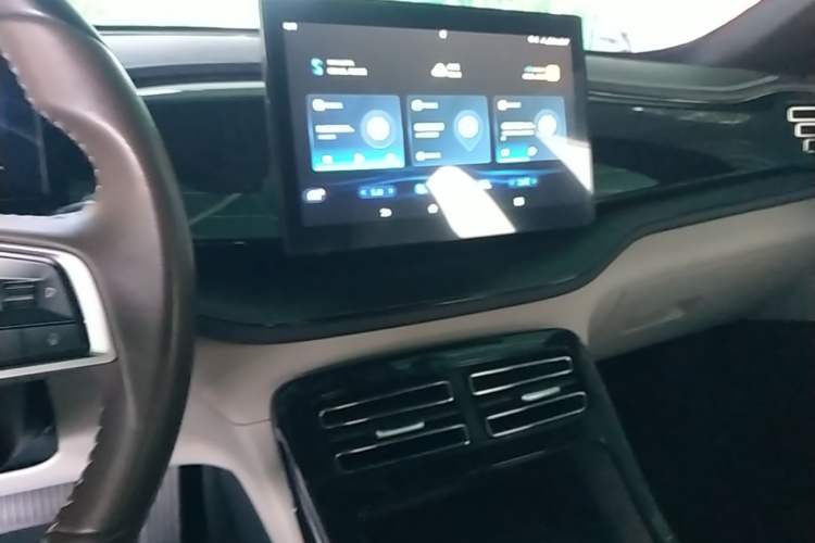 Used BYD Qin PLUS 2023 Champion Edition DM-i 55KM Leading Model Audio And AC Panel