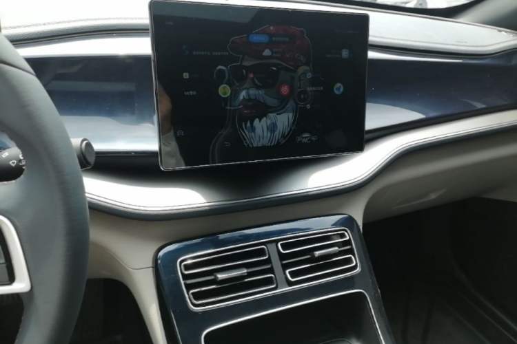 Used BYD Qin PLUS 2023 Champion Edition DM-i 120KM Leading Model Audio And AC Panel