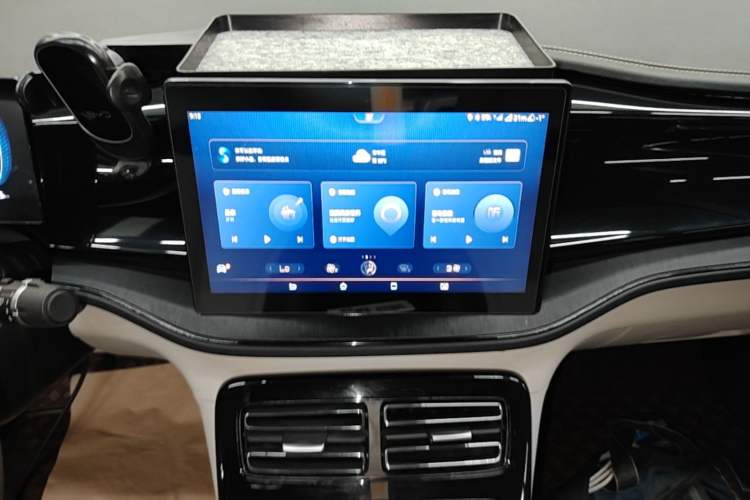 Used BYD Qin PLUS 2023 Champion Edition DM-i 55KM Leading Model Audio And AC Panel