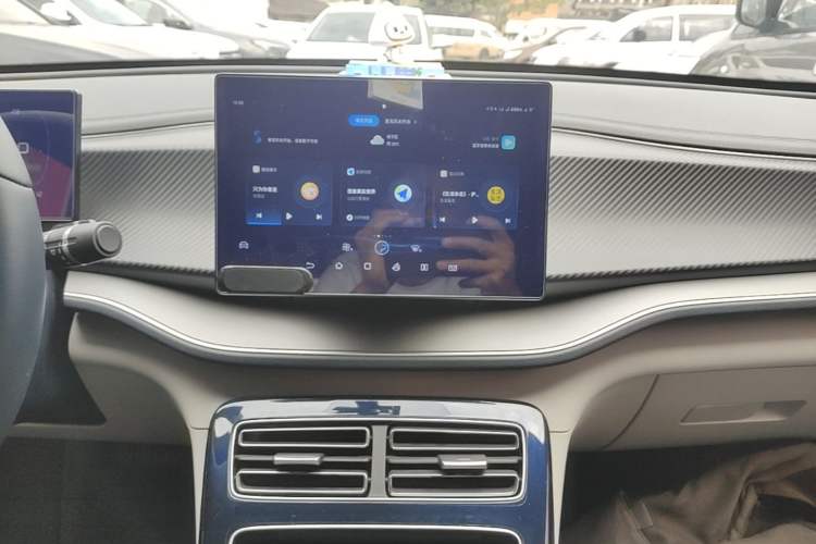 Used BYD Qin PLUS 2023 Champion Edition EV 420KM Leading Model Audio And AC Panel