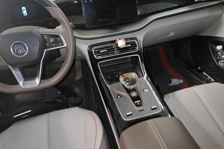 Used BYD Qin PLUS 2023 Champion Edition DM-i 55KM Superior Model Audio And AC Panel