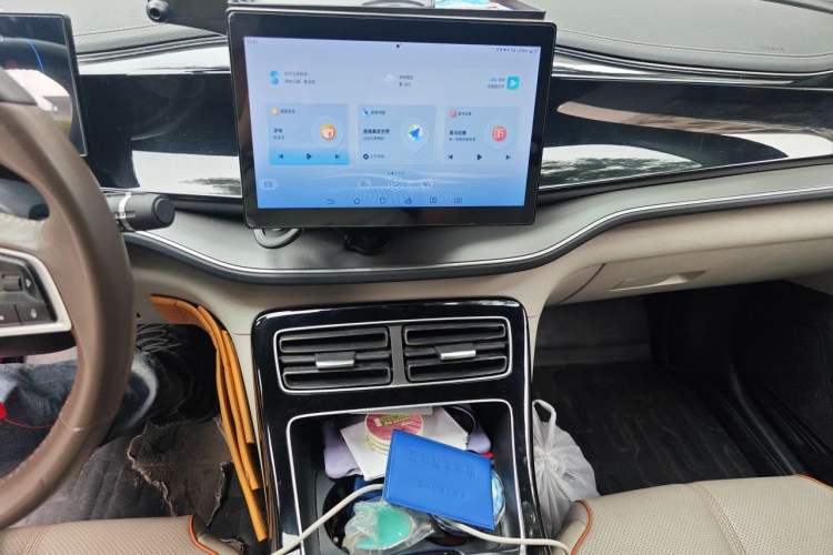 Used BYD Qin PLUS 2023 Champion Edition DM-i 55KM Superior Model Audio And AC Panel