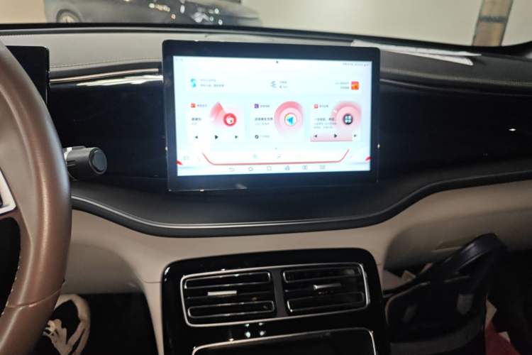 Used BYD Qin PLUS 2023 Champion Edition DM-i 120KM Leading Model Audio And AC Panel