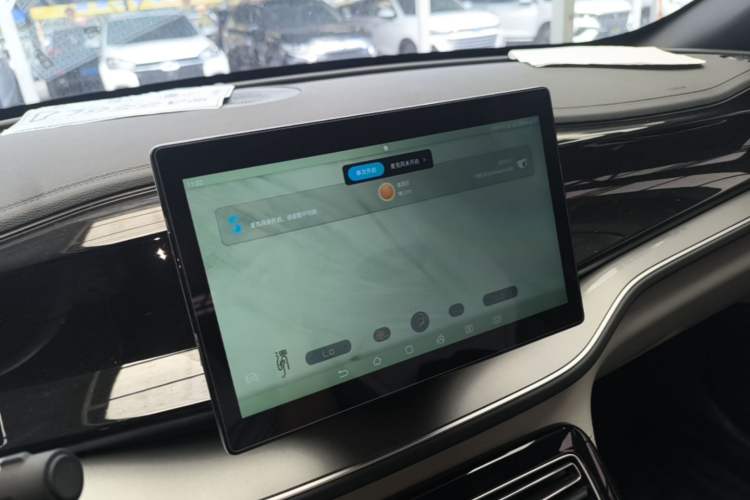 Used BYD Qin PLUS 2023 Champion Edition DM-i 120KM Leading Model Audio And AC Panel