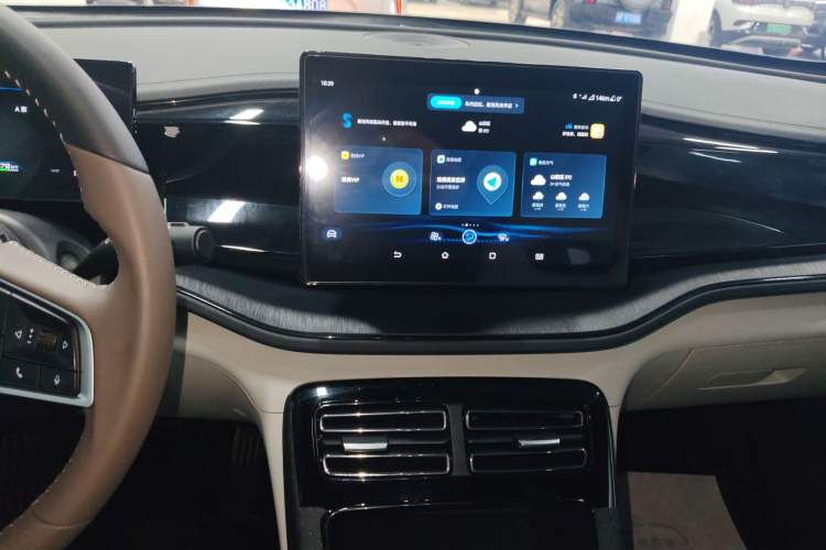 Used BYD Qin PLUS 2023 Champion Edition DM-i 55KM Leading Model Audio And AC Panel