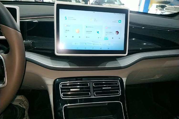 Used BYD Qin PLUS 2023 Champion Edition EV 420KM Leading Model Audio And AC Panel