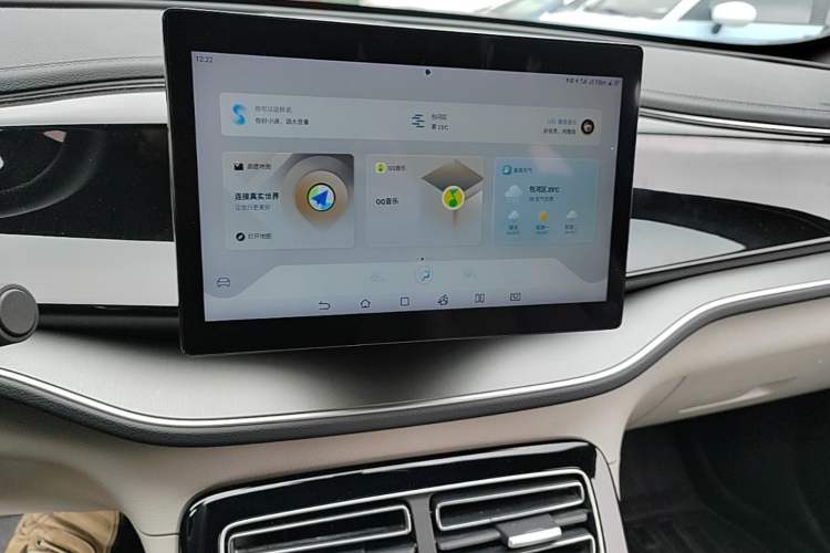 Used BYD Qin PLUS 2023 Champion Edition EV 420KM Superior Model Audio And AC Panel