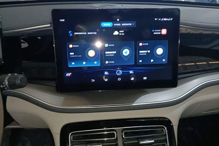 Used BYD Qin PLUS 2023 Champion Edition EV 420KM Leading Model Audio And AC Panel