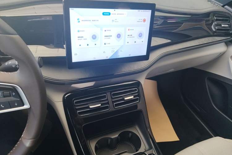 Used BYD Qin PLUS 2023 Champion Edition DM-i 55KM Leading Model Audio And AC Panel