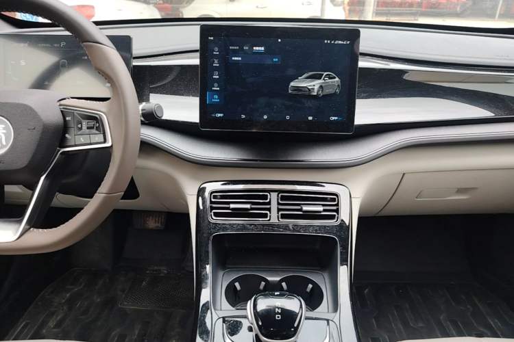 Used BYD Qin PLUS 2023 Champion Edition DM-i 55KM Leading Model Audio And AC Panel