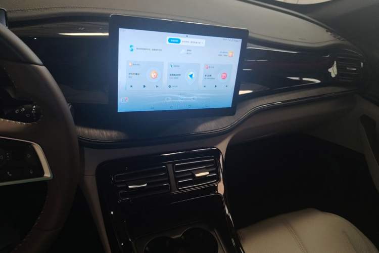 Used BYD Qin PLUS 2023 Champion Edition DM-i 55KM Leading Model Audio And AC Panel