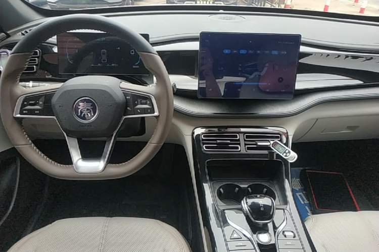 Used BYD Qin PLUS 2023 Champion Edition DM-i 55KM Leading Model Audio And AC Panel