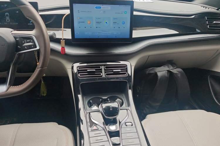 Used BYD Qin PLUS 2023 Champion Edition DM-i 55KM Leading Model Audio And AC Panel