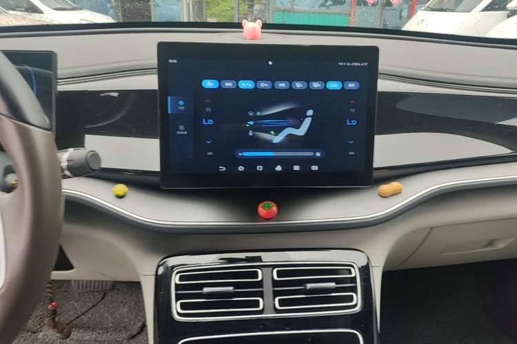 Used BYD Qin PLUS 2023 Champion Edition EV 510KM Leading Model Audio And AC Panel