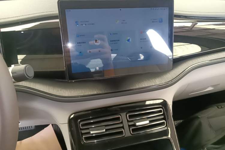 Used BYD Qin PLUS 2023 Champion Edition DM-i 55KM Leading Model Audio And AC Panel