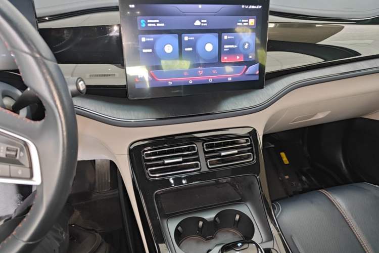 Used BYD Qin PLUS 2023 Champion Edition DM-i 55KM Leading Model Audio And AC Panel