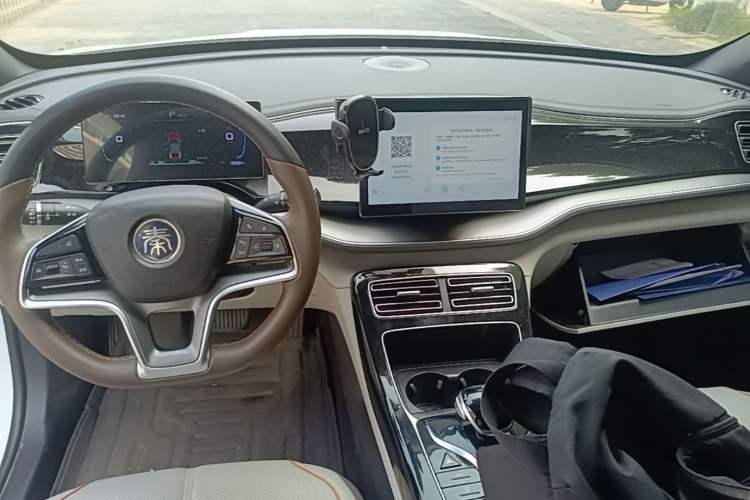 Used BYD Qin PLUS 2023 Champion Edition EV 510KM Leading Model Audio And AC Panel