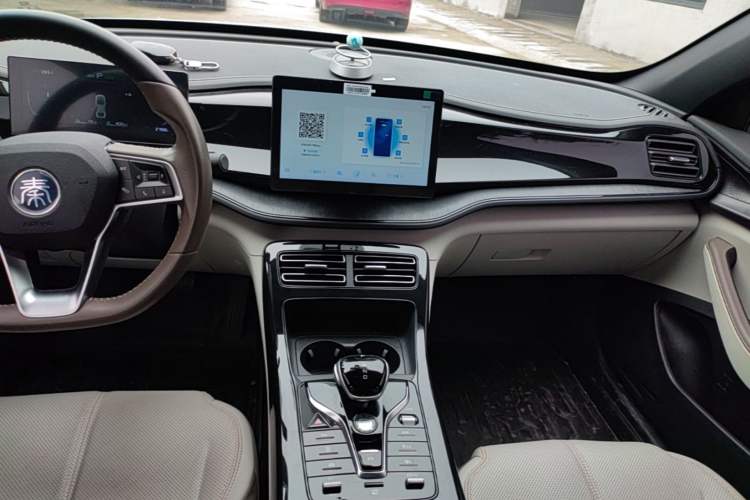 Used BYD Qin PLUS 2023 Champion Edition DM-i 55KM Leading Model Audio And AC Panel
