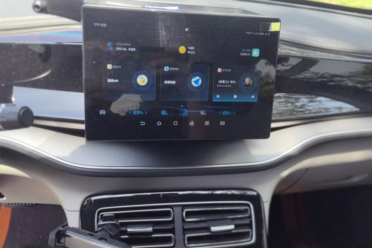 Used BYD Qin PLUS 2023 Champion Edition DM-i 120KM Leading Model Audio And AC Panel