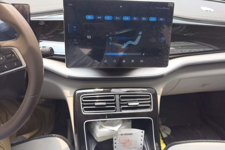 Used BYD Qin PLUS 2023 Champion Edition DM-i 120KM Beyond Model Audio And AC Panel