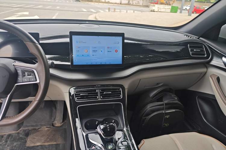 Used BYD Qin PLUS 2023 Champion Edition DM-i 120KM Leading Model Audio And AC Panel