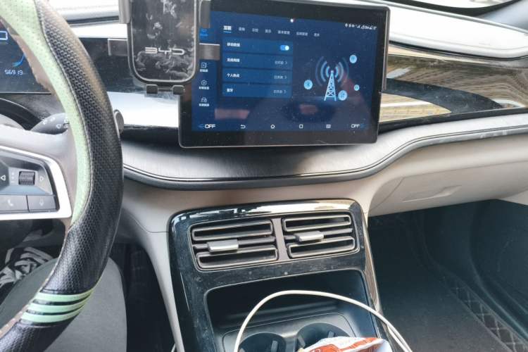 Used BYD Qin PLUS 2023 Champion Edition DM-i 55KM Leading Model Audio And AC Panel