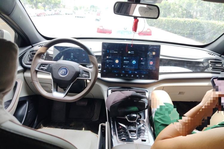 Used BYD Qin PLUS 2023 Champion Edition DM-i 120KM Leading Model Center Console