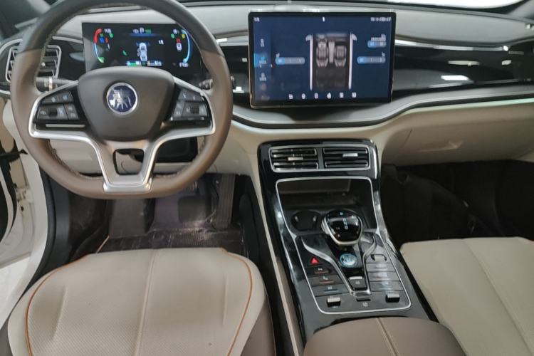 Used BYD Qin PLUS 2023 Champion Edition DM-i 120KM Excellence Model Center Console