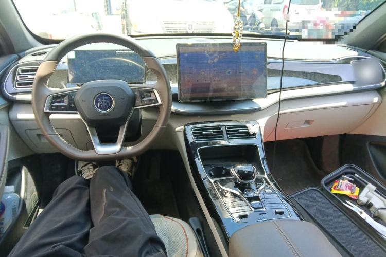 Used BYD Qin PLUS 2023 Champion Edition DM-i 120KM Beyond Model Center Console
