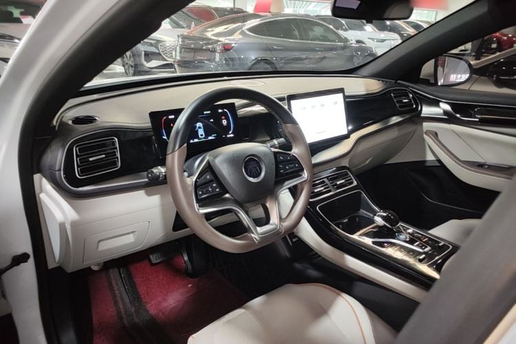 Used BYD Qin PLUS 2023 Champion Edition EV 510KM Leading Model Center Console