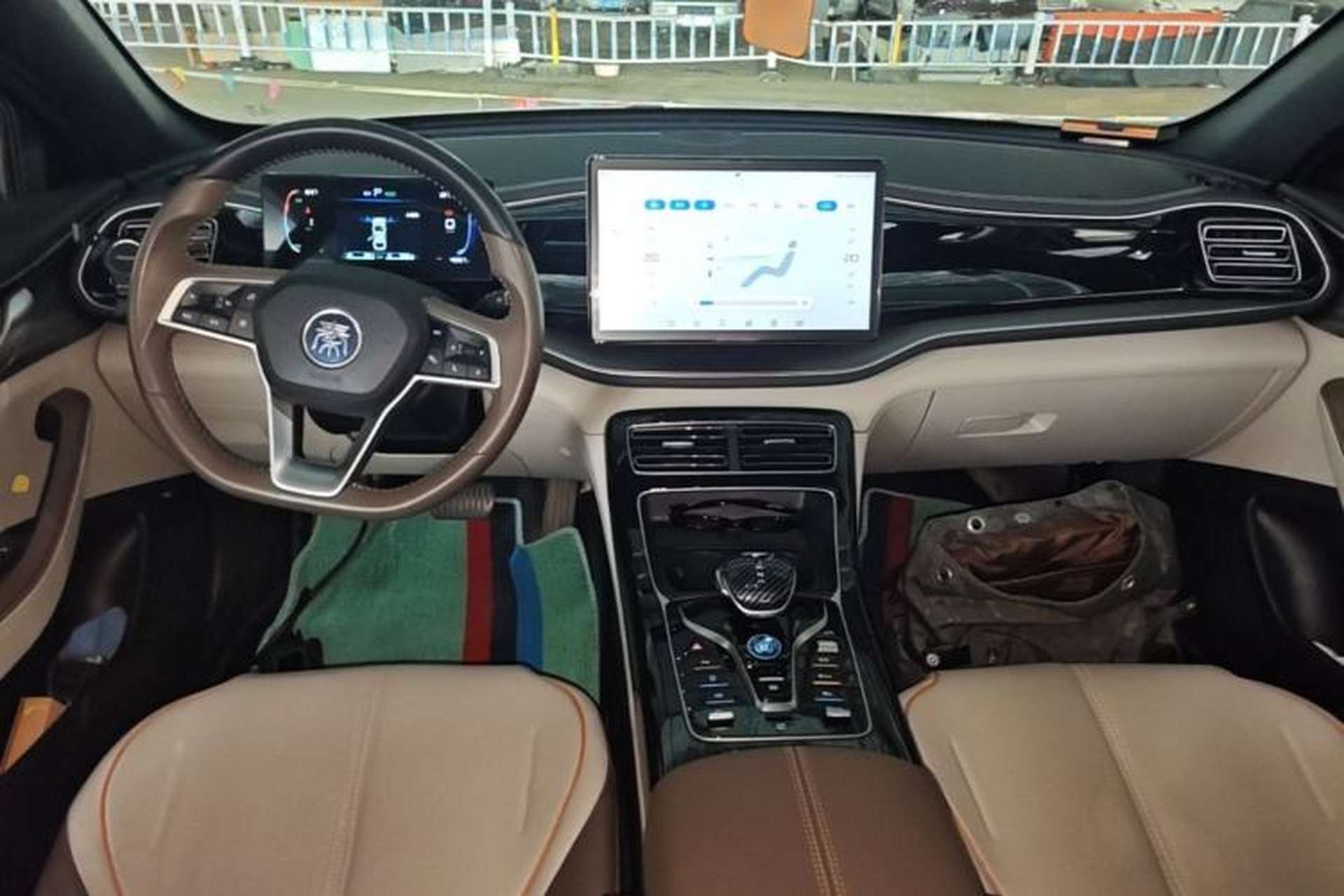 Used BYD Qin PLUS 2023 Champion Edition DM-i 120KM Beyond Model Center Console