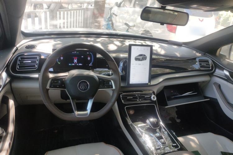 Used BYD Qin PLUS 2023 Champion Edition DM-i 55KM Superior Model Center Console