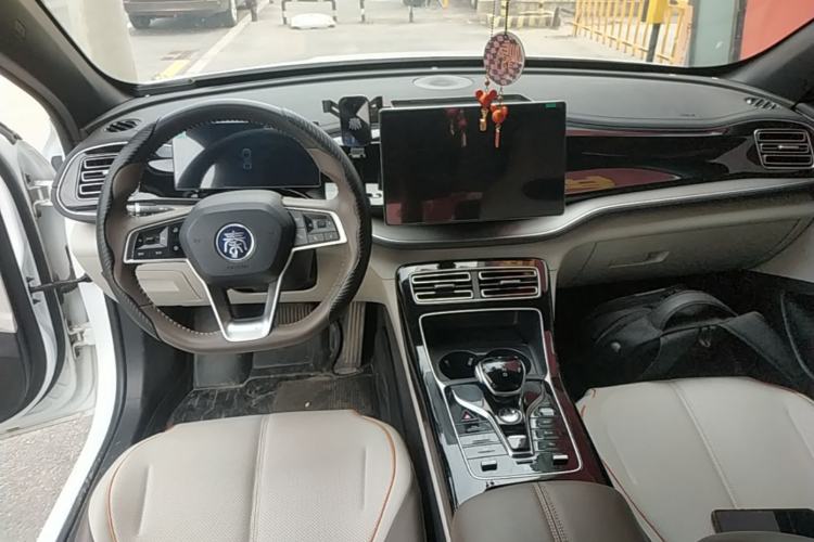 Used BYD Qin PLUS 2023 Champion Edition DM-i 120KM Beyond Model Center Console